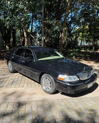 LINCOLN TOWN CAR 4.6 V8 SIGNATURE SERIES GASOLINA 4P AUTOMÁTICO LINCOLN TOWN CAR 4.6 V8 SIGNATURE SERIES GASOLINA 4P AUTOMÁTICO